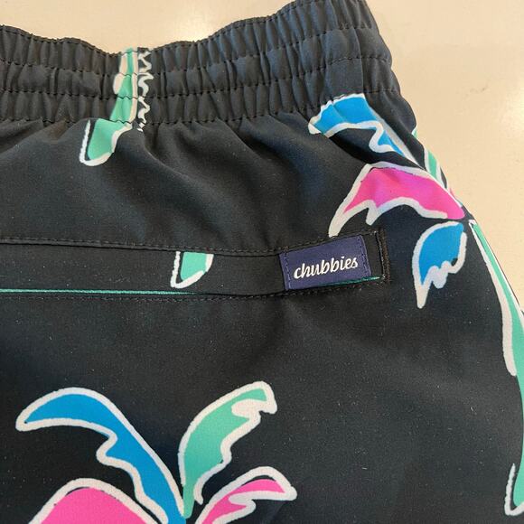 Chubbies Classic‎ Swim Trunk in Havana Nights size Medium - Picture 4 of 6